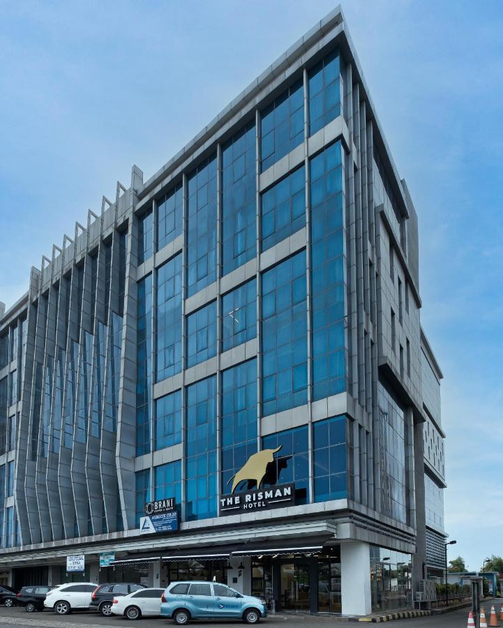 The Risman Hotel At Jakarta Airport Cbc Tangerang Exterior foto